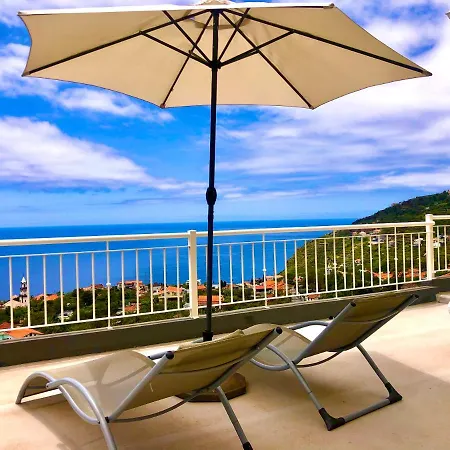 Casa Neves Three Bedrooms And Fantastic Sea View Holiday home Arco da Calheta (Madeira)