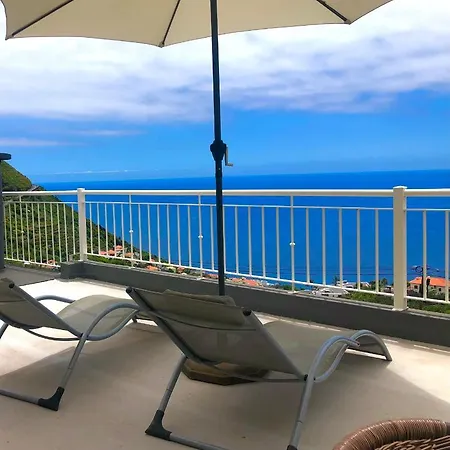 Casa Neves Three Bedrooms And Fantastic Sea View Holiday home *