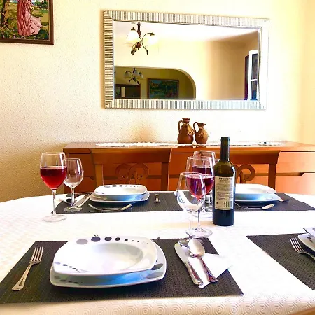 Сasa de vacaciones Casa Neves Three Bedrooms And Fantastic Sea View *